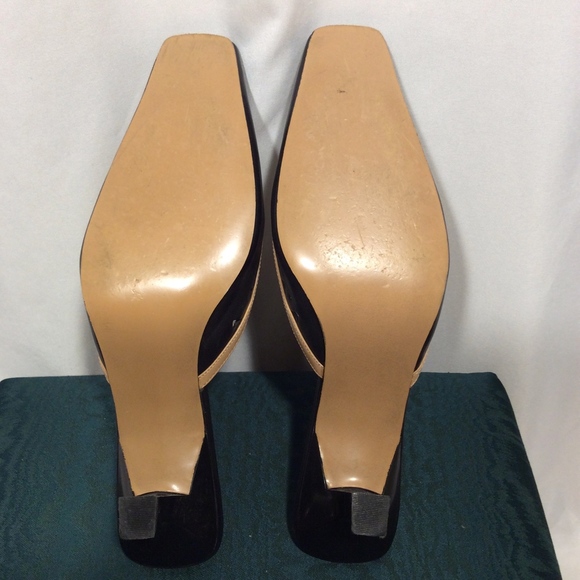 SALE! - Naturalizer Leather Heels - Picture 3 of 3